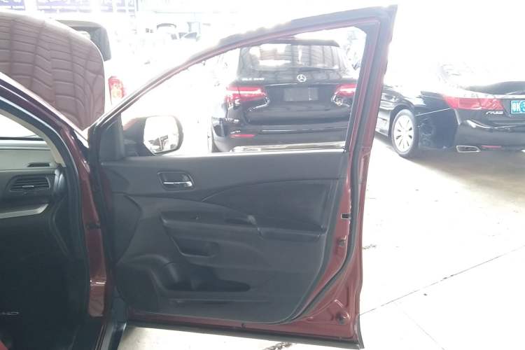 Used Honda CR-V 2016 2.0L two-wheel drive Urban Edition Right Front Door Interior