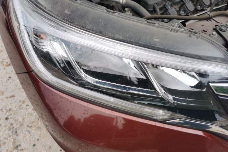 Used Honda CR-V 2016 2.0L two-wheel drive Urban Edition Right Front Headlight