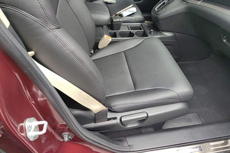 Used Honda CR-V 2016 2.0L two-wheel drive Urban Edition Right Front Seat