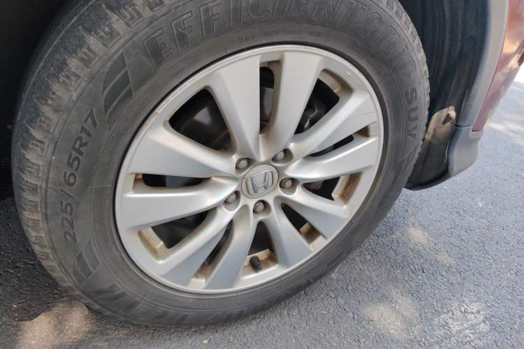 Used Honda CR-V 2016 2.0L two-wheel drive Urban Edition Right Front Wheel Hub