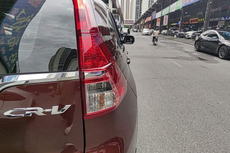 Used Honda CR-V 2016 2.0L two-wheel drive Urban Edition Right Rear Taillight