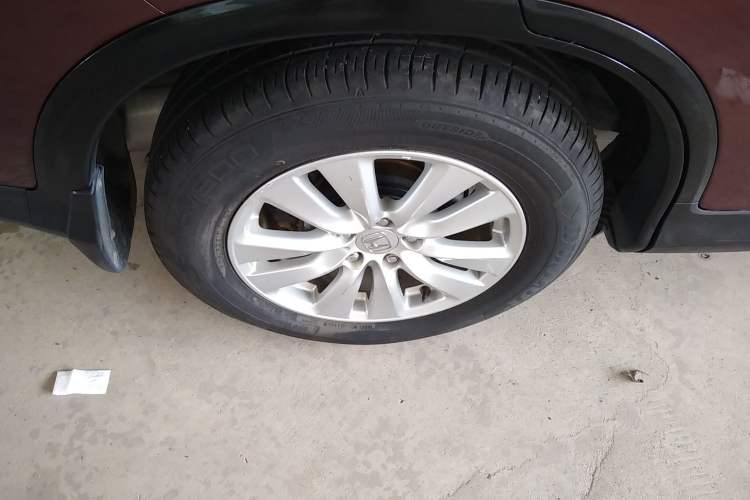Used Honda CR-V 2016 2.0L two-wheel drive Urban Edition Right Rear Wheel Hub