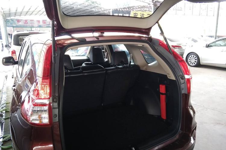 Used Honda CR-V 2016 2.0L two-wheel drive Urban Edition Trunk