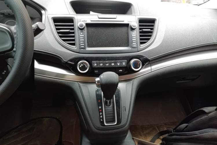 Used Honda CR-V 2016 2.0L Two-Wheel Drive Classic Edition Audio And AC Panel