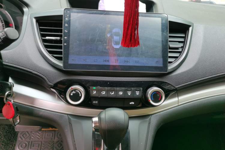 Used Honda CR-V 2016 2.0L two-wheel drive Urban Edition Audio And AC Panel