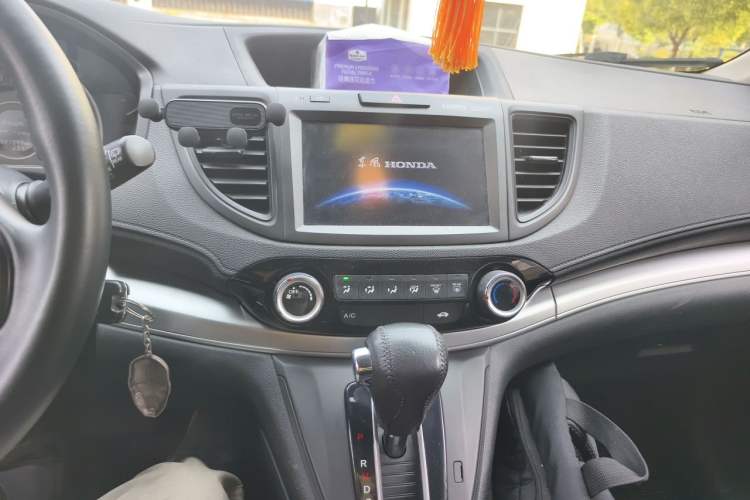 Used Honda CR-V 2016 2.0L Two-Wheel Drive Classic Edition Audio And AC Panel