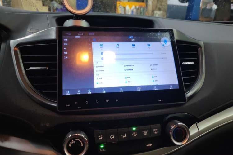 Used Honda CR-V 2016 2.0L two-wheel drive Urban Edition Audio And AC Panel