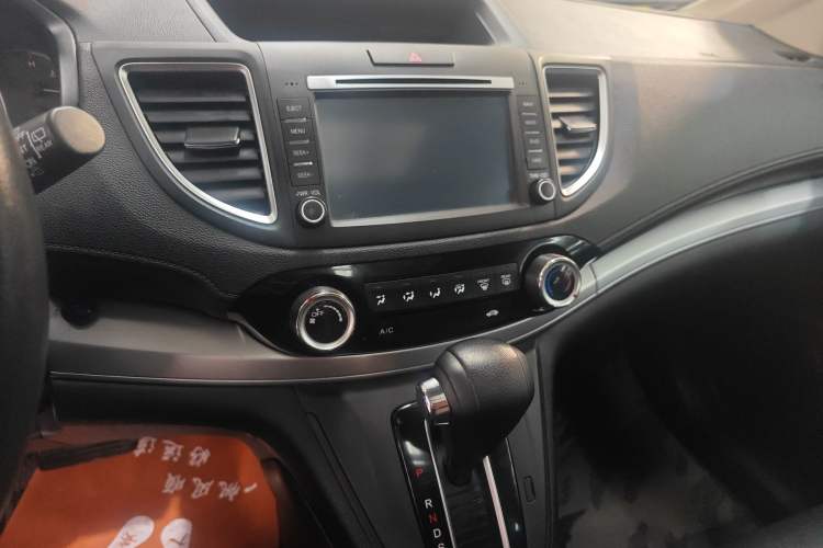 Used Honda CR-V 2016 2.0L two-wheel drive Urban Edition Audio And AC Panel