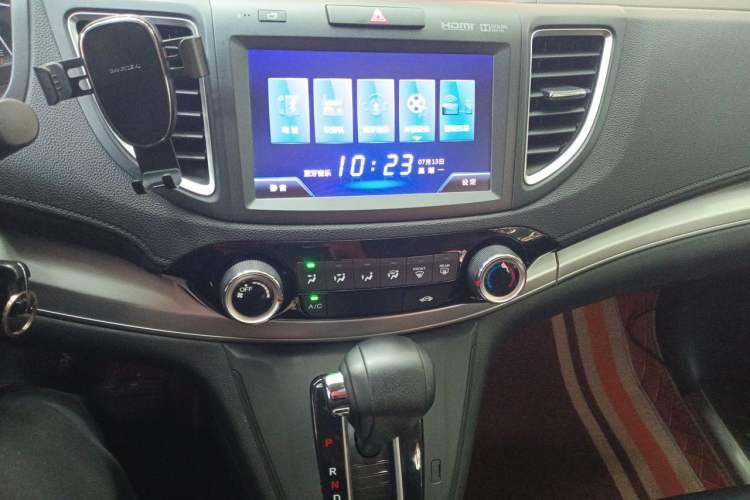 Used Honda CR-V 2016 2.0L two-wheel drive Urban Edition Audio And AC Panel