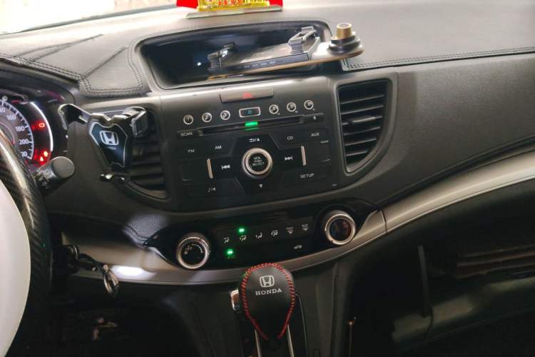 Used Honda CR-V 2016 2.0L Two-Wheel Drive Classic Edition Audio And AC Panel
