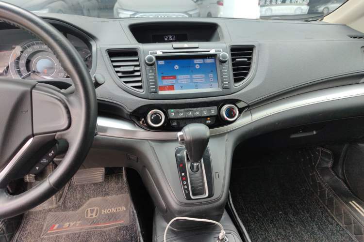Used Honda CR-V 2016 2.0L Two-Wheel Drive Classic Edition Audio And AC Panel