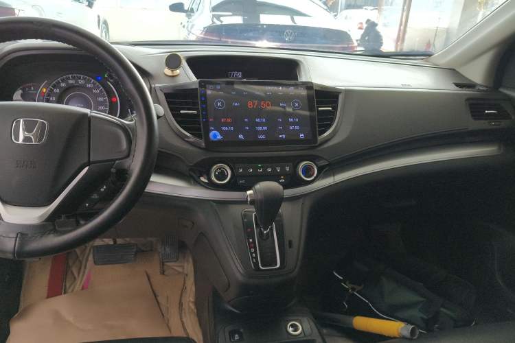 Used Honda CR-V 2016 2.0L two-wheel drive Urban Edition Audio And AC Panel
