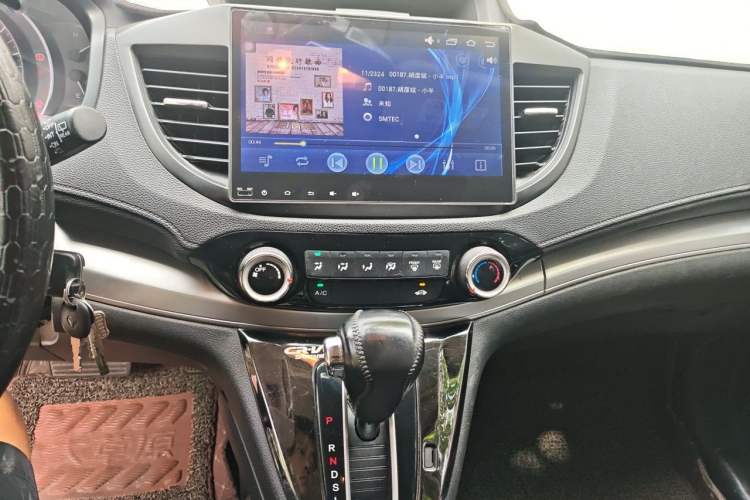 Used Honda CR-V 2016 2.0L two-wheel drive Urban Edition Audio And AC Panel