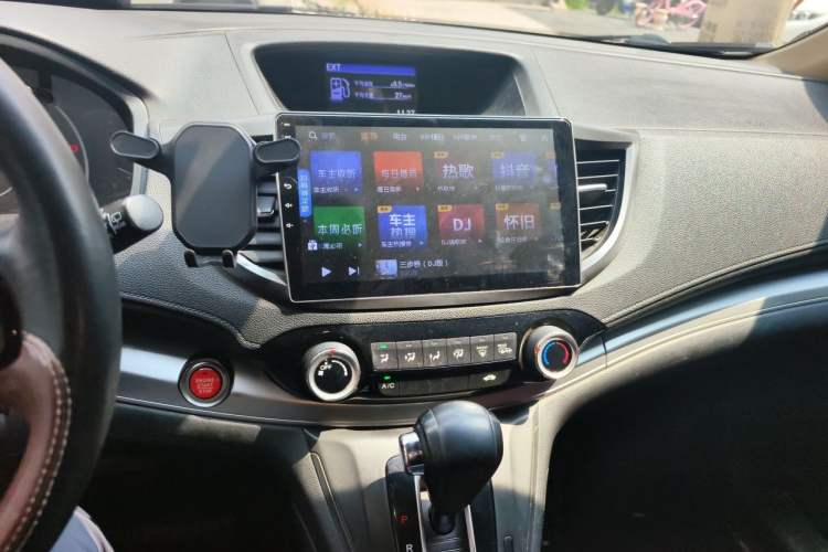Used Honda CR-V 2016 2.0L two-wheel drive Urban Edition Audio And AC Panel