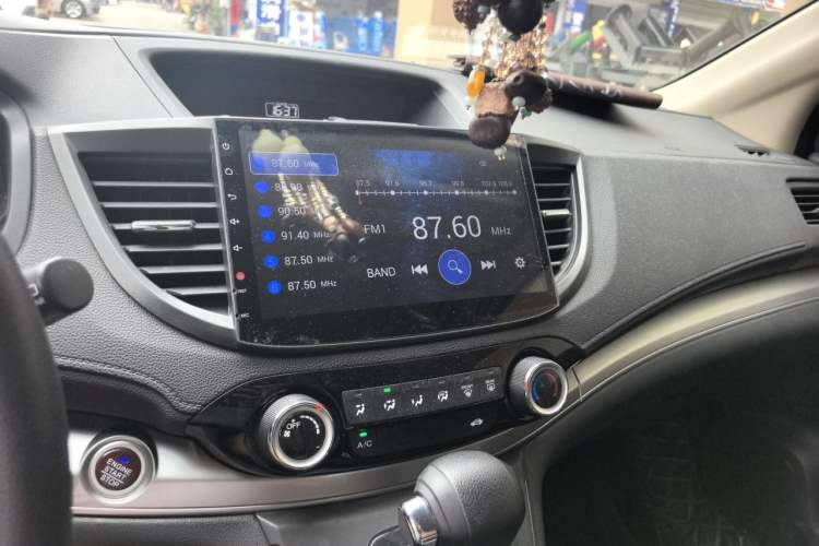 Used Honda CR-V 2016 2.0L two-wheel drive Urban Edition Audio And AC Panel