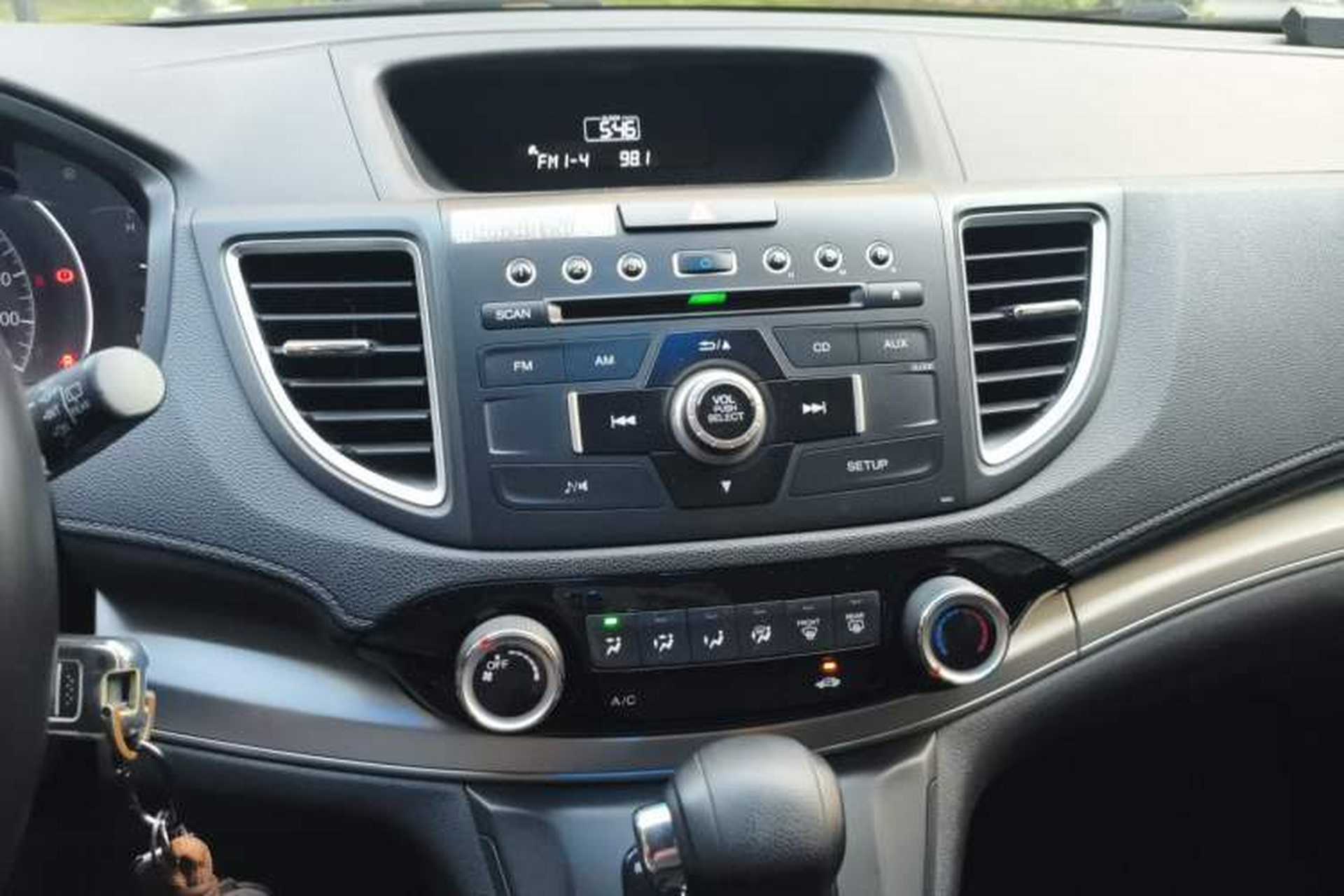 Used Honda CR-V 2016 2.0L two-wheel drive Urban Edition Audio And AC Panel