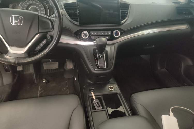 Used Honda CR-V 2016 2.0L Two-Wheel Drive Classic Edition Audio And AC Panel