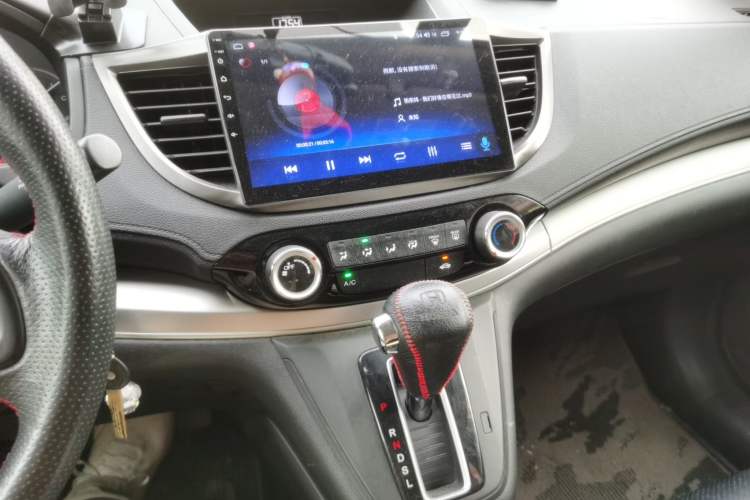Used Honda CR-V 2016 2.0L Two-Wheel Drive Classic Edition Audio And AC Panel