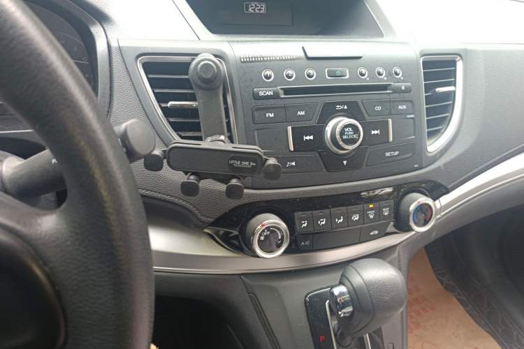 Used Honda CR-V 2016 2.0L two-wheel drive Urban Edition Audio And AC Panel