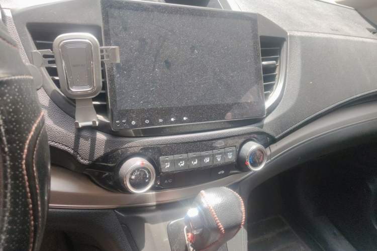 Used Honda CR-V 2016 2.0L two-wheel drive Urban Edition Audio And AC Panel