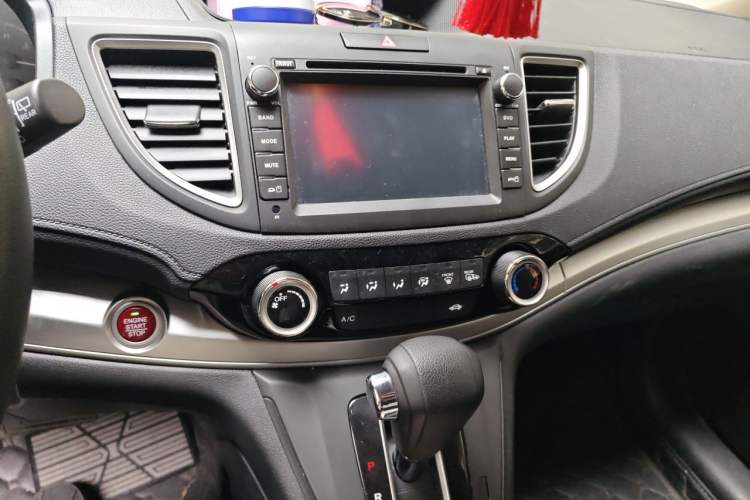 Used Honda CR-V 2016 2.0L two-wheel drive Urban Edition Audio And AC Panel