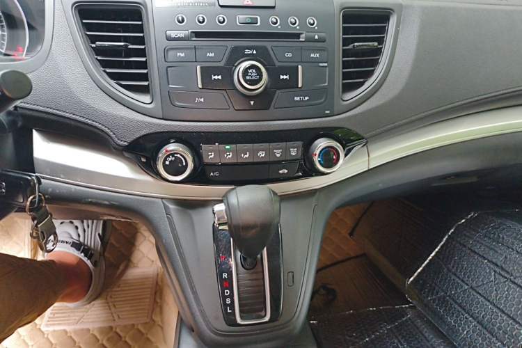 Used Honda CR-V 2016 2.0L Two-Wheel Drive Classic Edition Audio And AC Panel