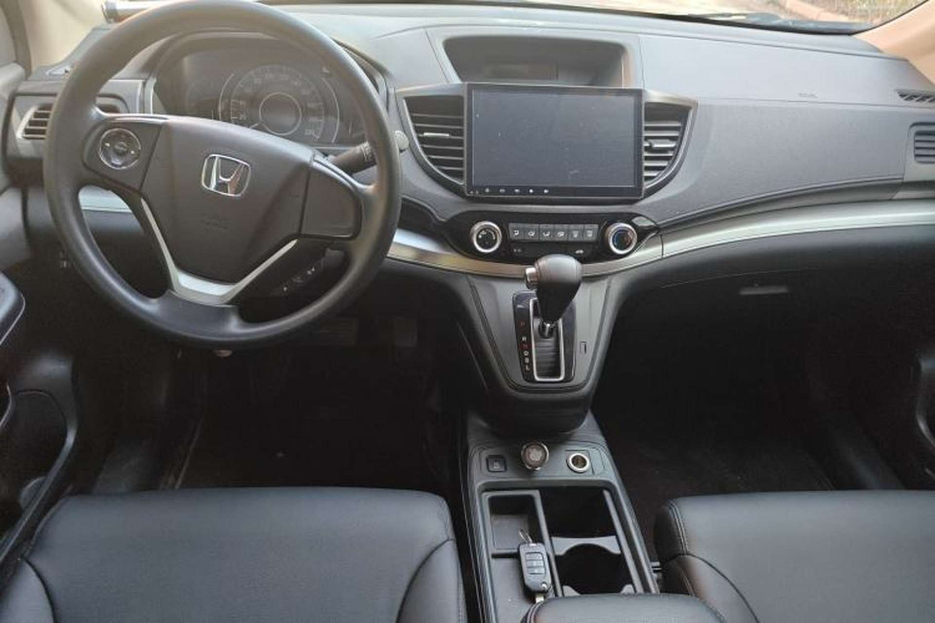 Used Honda CR-V 2016 2.0L two-wheel drive Urban Edition Center Console