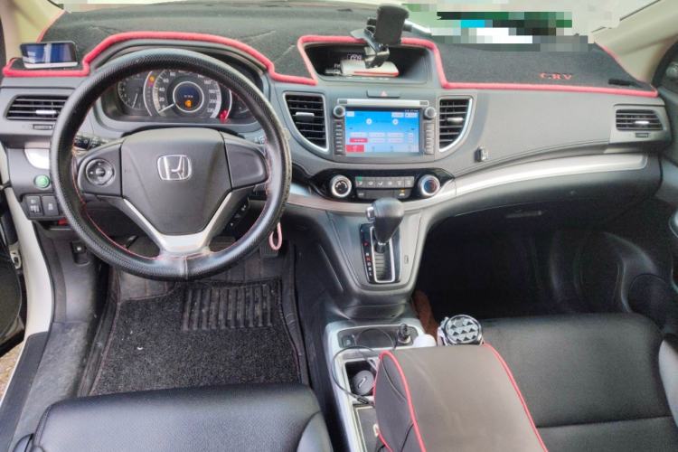 Used Honda CR-V 2016 2.0L two-wheel drive Urban Edition Center Console