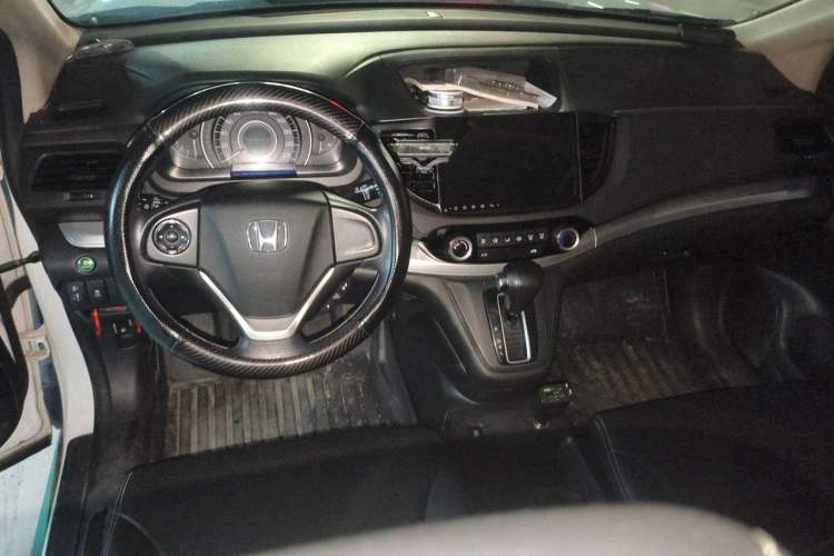 Used Honda CR-V 2016 2.0L Two-Wheel Drive Classic Edition Center Console