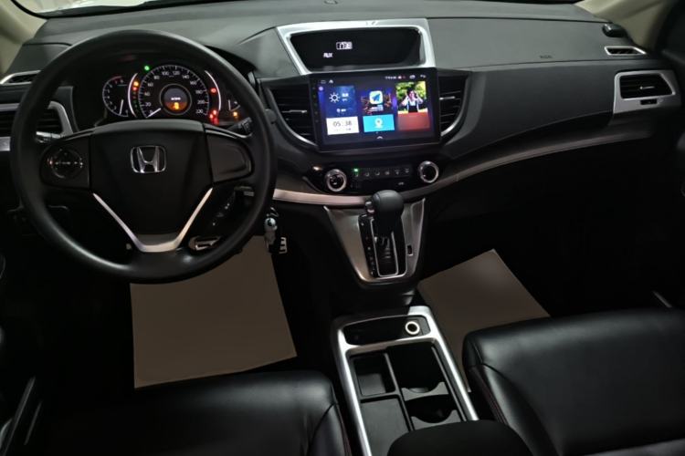Used Honda CR-V 2016 2.0L two-wheel drive Urban Edition Center Console