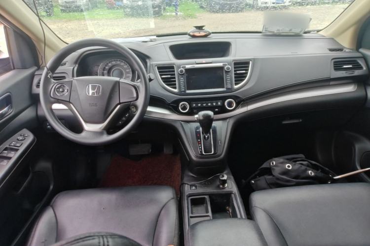 Used Honda CR-V 2016 2.0L two-wheel drive Urban Edition Center Console