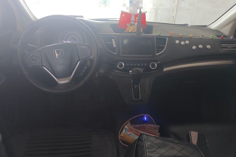 Used Honda CR-V 2016 2.0L two-wheel drive Urban Edition Center Console