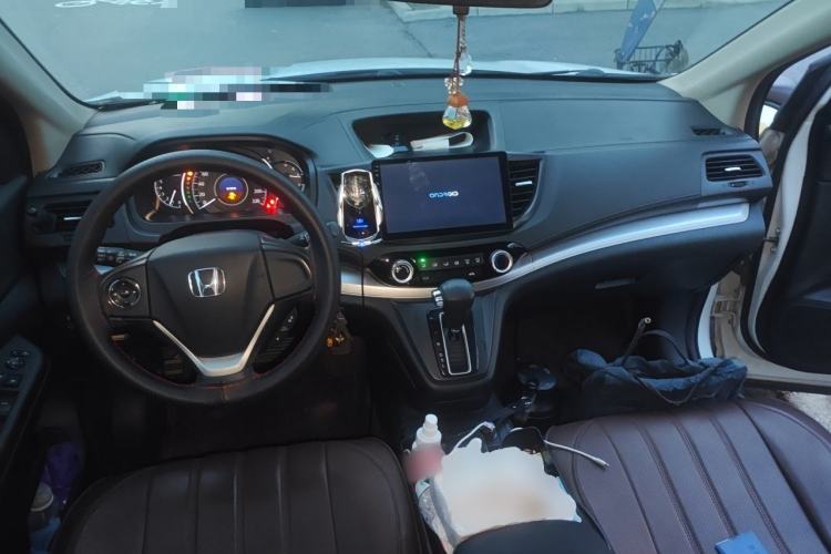 Used Honda CR-V 2016 2.0L two-wheel drive Urban Edition Center Console