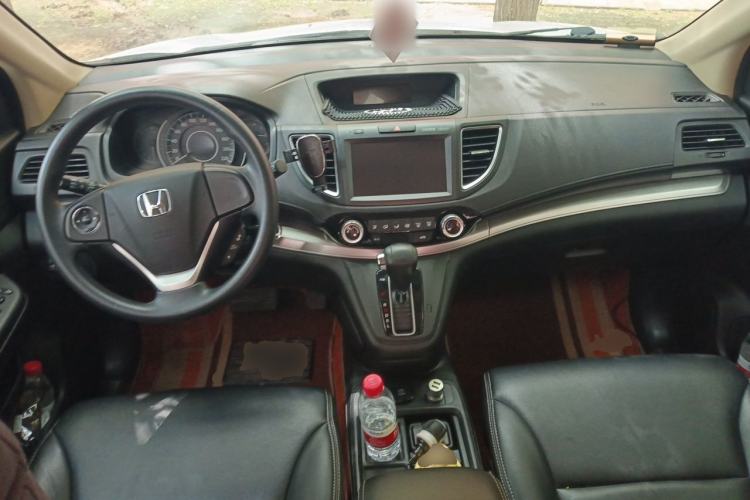 Used Honda CR-V 2016 2.0L two-wheel drive Urban Edition Center Console