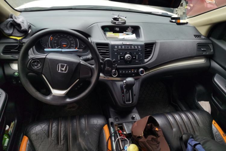 Used Honda CR-V 2016 2.0L Two-Wheel Drive Classic Edition Center Console