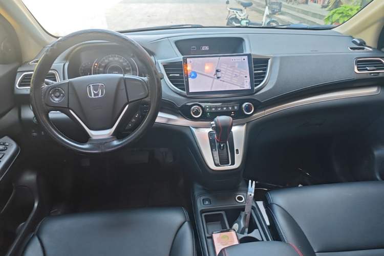 Used Honda CR-V 2016 2.0L two-wheel drive Urban Edition Center Console