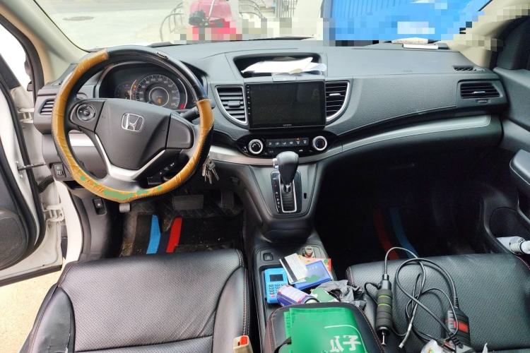 Used Honda CR-V 2016 2.0L two-wheel drive Urban Edition Center Console