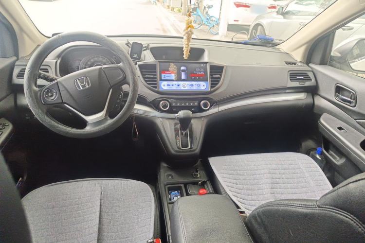Used Honda CR-V 2016 2.0L two-wheel drive Urban Edition Center Console