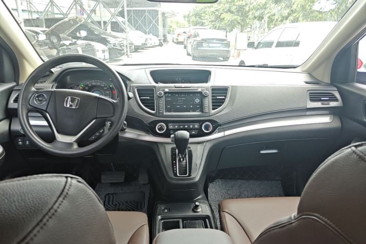Used Honda CR-V 2016 2.0L two-wheel drive Urban Edition Center Console