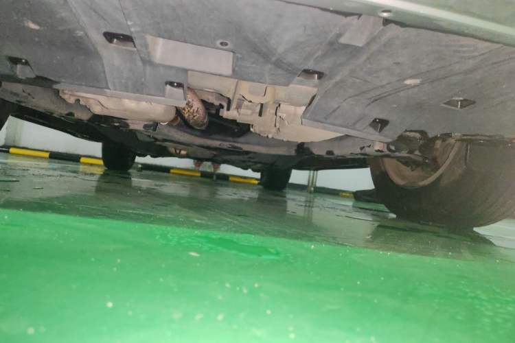 Used Honda CR-V 2016 2.0L two-wheel drive Urban Edition Chassis Front