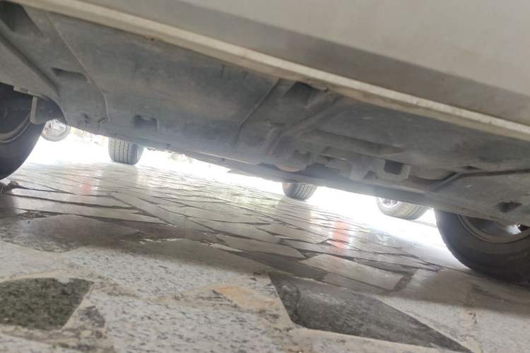 Used Honda CR-V 2016 2.0L two-wheel drive Urban Edition Chassis Front
