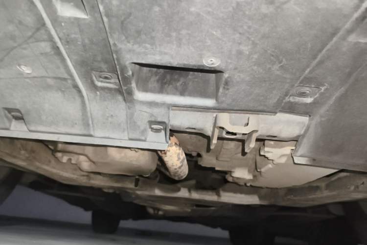 Used Honda CR-V 2016 2.0L two-wheel drive Urban Edition Chassis Front