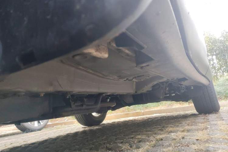 Used Honda CR-V 2016 2.0L two-wheel drive Urban Edition Chassis Front Left