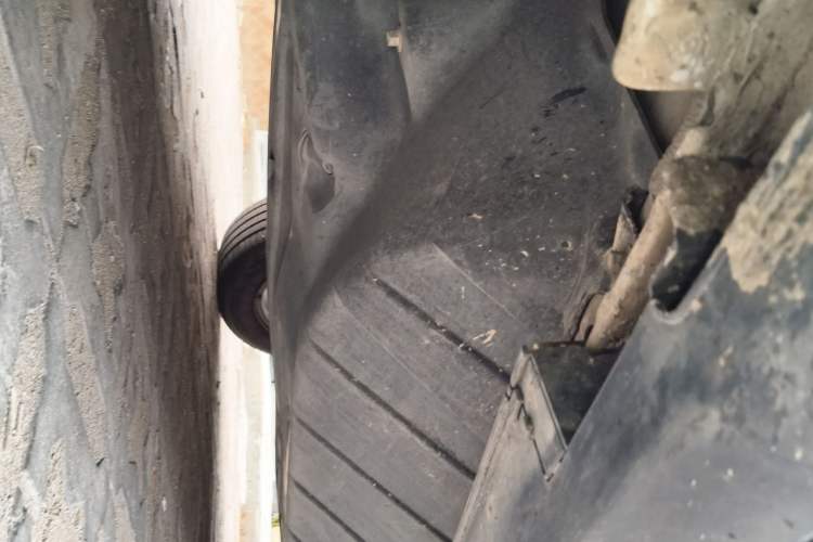 Used Honda CR-V 2016 2.0L two-wheel drive Urban Edition Chassis Front Left