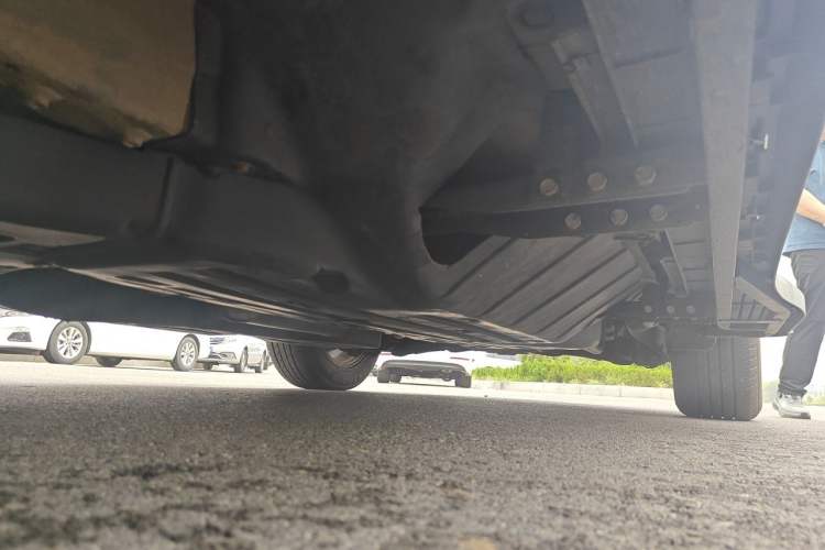 Used Honda CR-V 2016 2.0L two-wheel drive Urban Edition Chassis Front Left