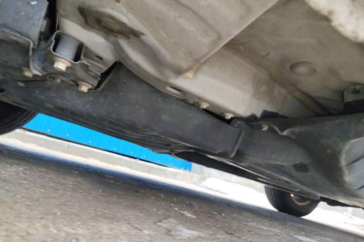 Used Honda CR-V 2016 2.0L two-wheel drive Urban Edition Chassis Front Left