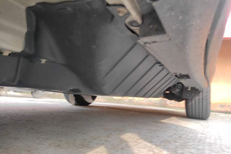 Used Honda CR-V 2016 2.0L two-wheel drive Urban Edition Chassis Front Left