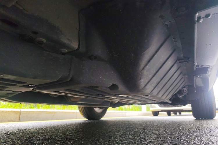Used Honda CR-V 2016 2.0L two-wheel drive Urban Edition Chassis Front Left