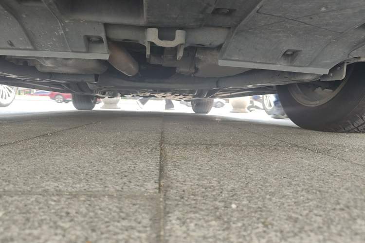 Used Honda CR-V 2016 2.0L two-wheel drive Urban Edition Chassis Front