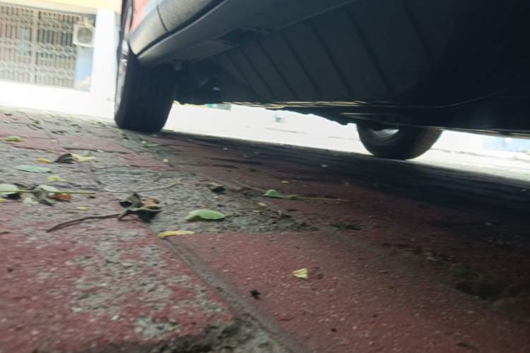 Used Honda CR-V 2016 2.0L two-wheel drive Urban Edition Chassis Front Right